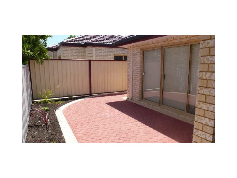 1/33-35 Connemara Drive, Thornlie WA 6108