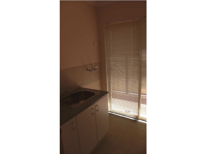 1/33-35 Connemara Drive, Thornlie WA 6108