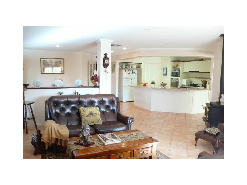 30 Chatsworth Gate, Canning Vale WA 6155