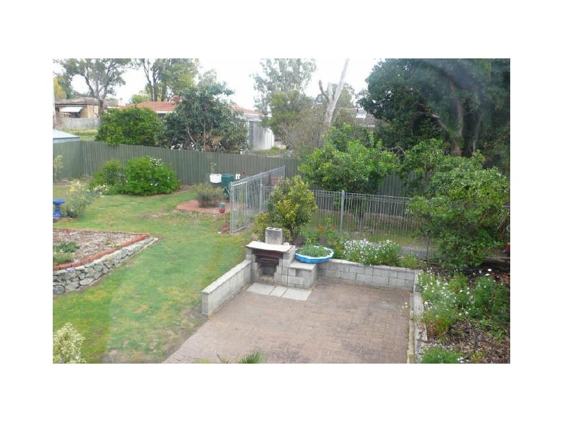 18 Esther Place, Gosnells WA 6110