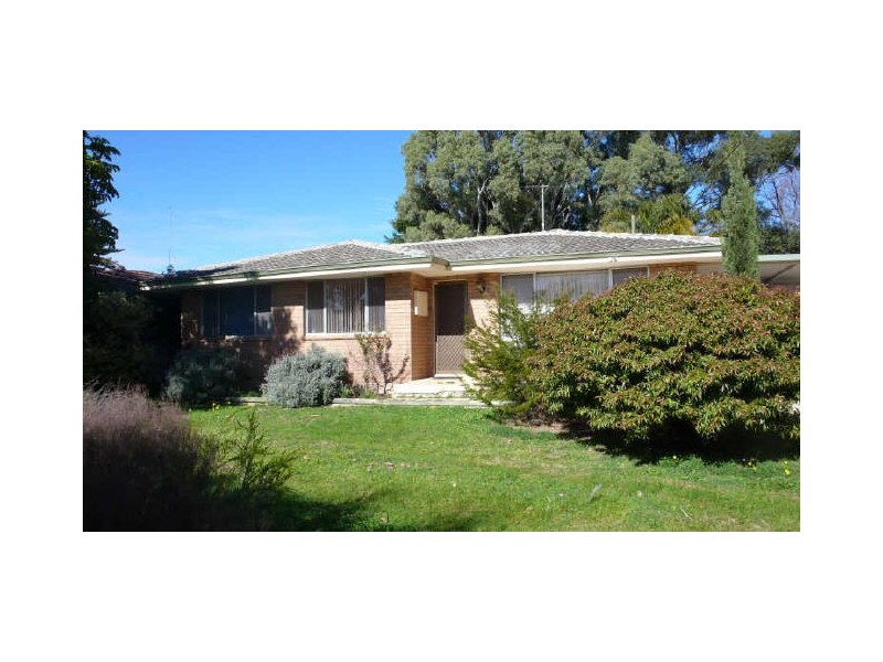 40 Lester Drive, Thornlie WA 6108