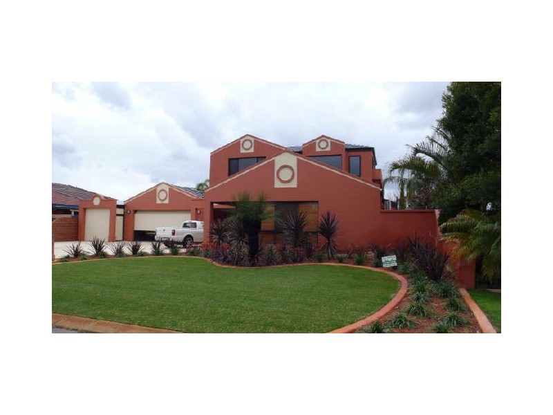 32 Burtonia Place, Canning Vale WA 6155