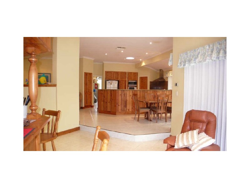 32 Burtonia Place, Canning Vale WA 6155