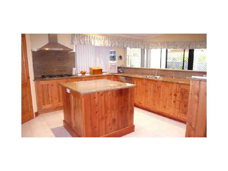 32 Burtonia Place, Canning Vale WA 6155