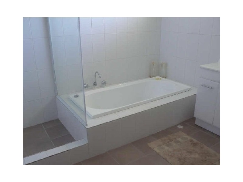 10 Shelburn Road, Thornlie WA 6108