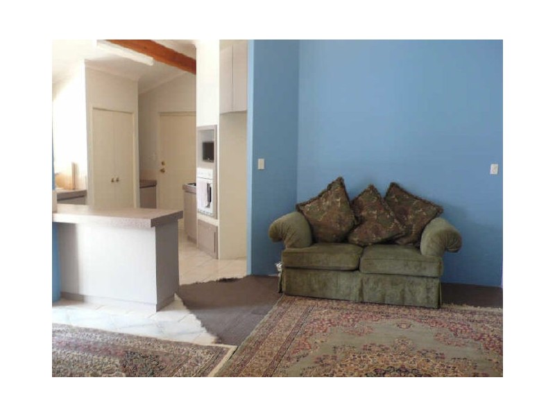 6 Showman Glades, Huntingdale WA 6110