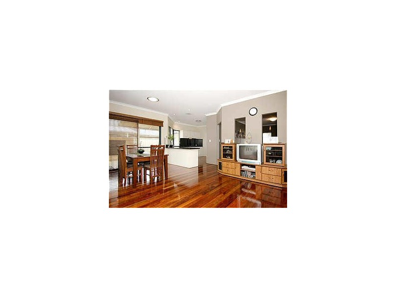 5 Manderstone Way, Canning Vale WA 6155