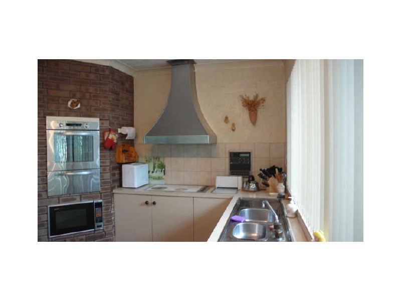 6 Lyal Court, Thornlie WA 6108