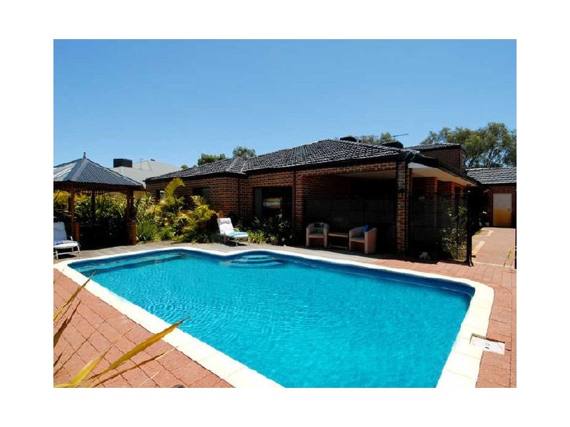 51 Welbeck Road, Canning Vale WA 6155