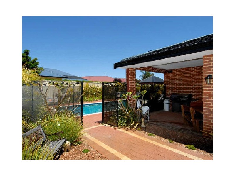 51 Welbeck Road, Canning Vale WA 6155