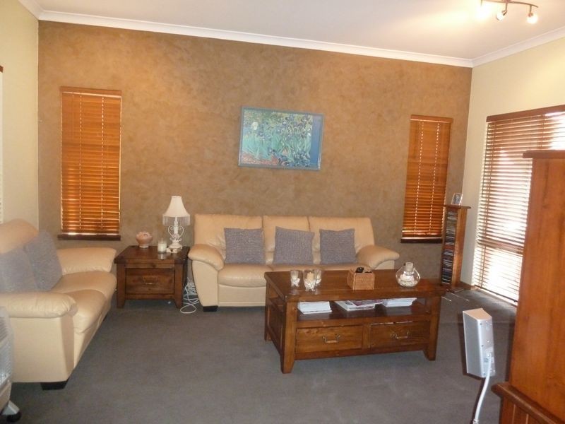 13 Magenta Close, Thornlie WA 6108