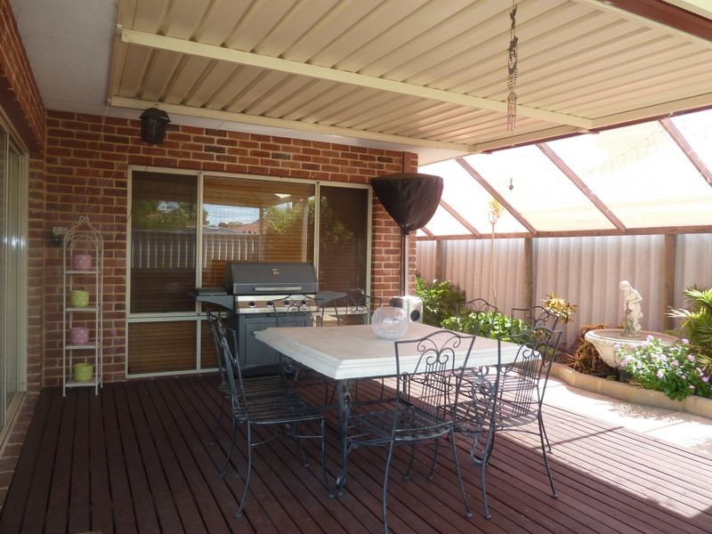 13 Magenta Close, Thornlie WA 6108