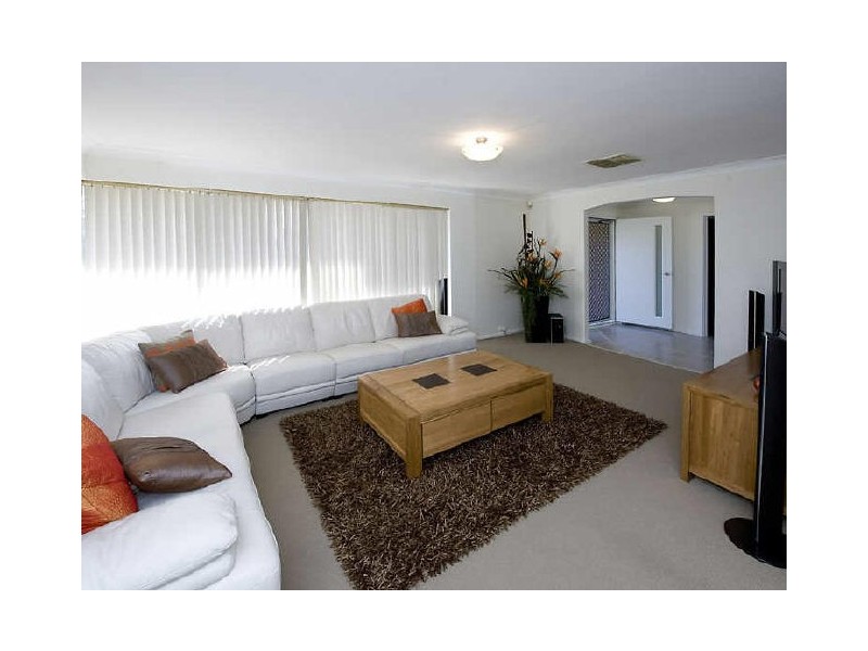 25 Ailsworth Court, Thornlie WA 6108