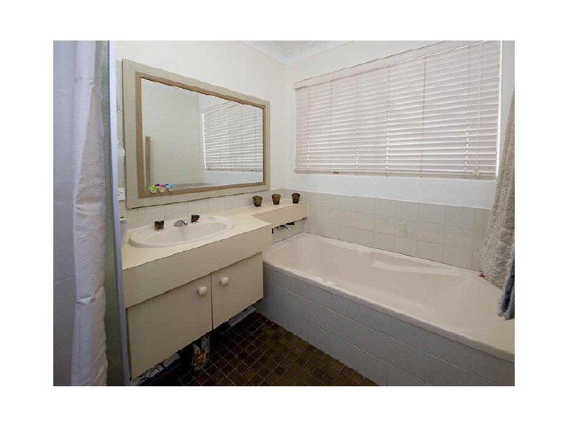 25 Ailsworth Court, Thornlie WA 6108