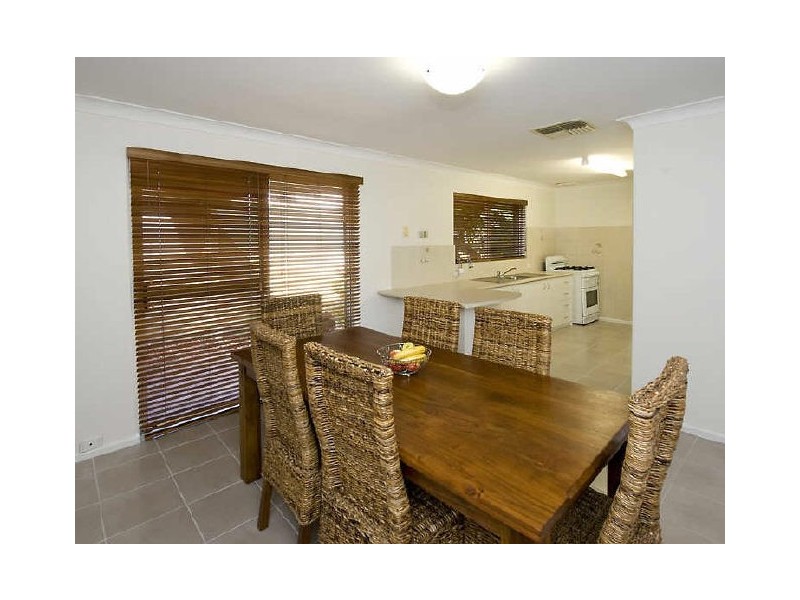 25 Ailsworth Court, Thornlie WA 6108