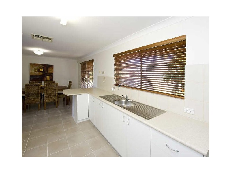 25 Ailsworth Court, Thornlie WA 6108