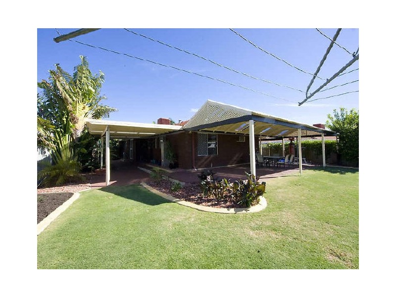 25 Ailsworth Court, Thornlie WA 6108