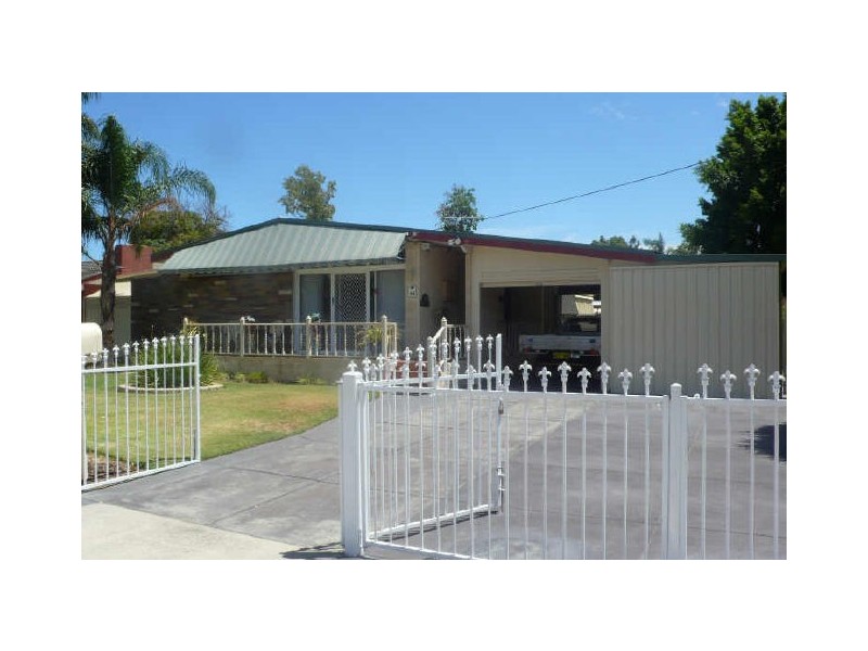 14 Gosnells Road West, Maddington WA 6109