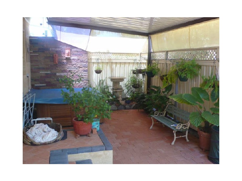 14 Gosnells Road West, Maddington WA 6109