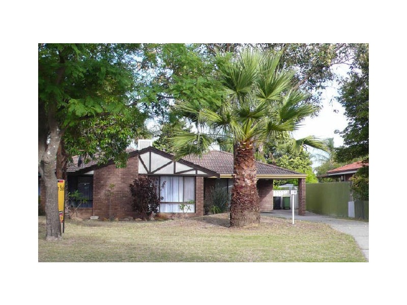 18 Regal Drive, Thornlie WA 6108
