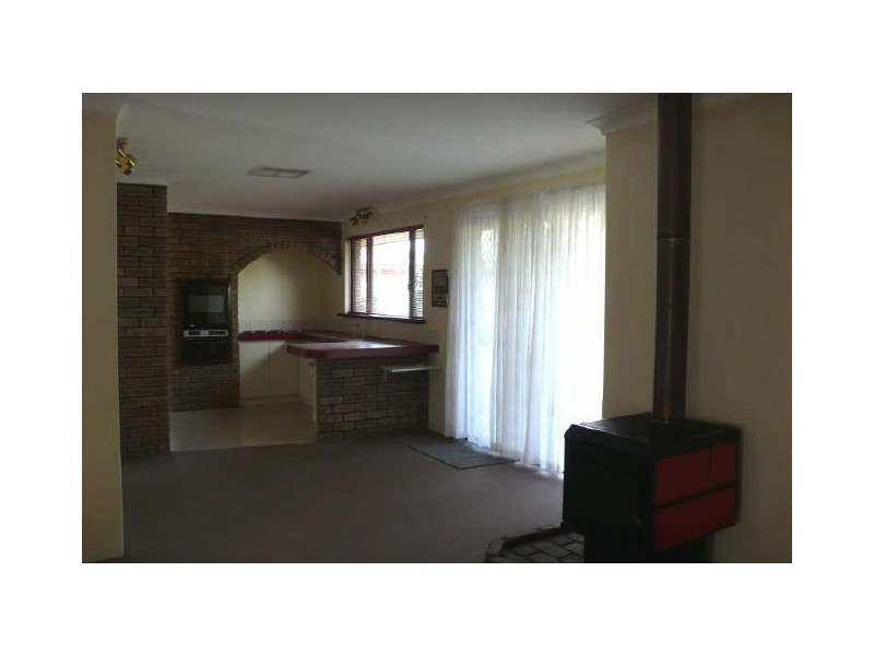 18 Regal Drive, Thornlie WA 6108