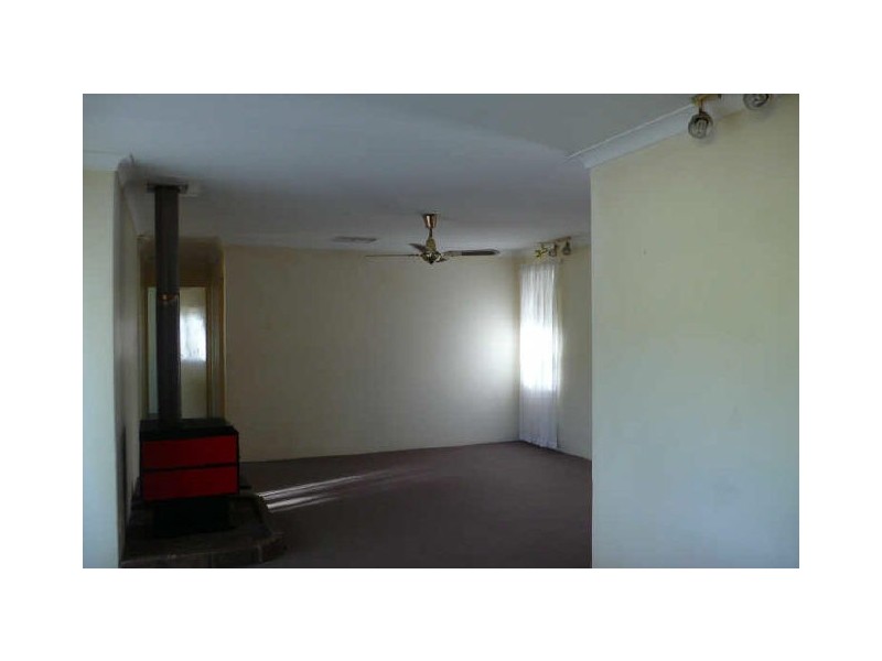 18 Regal Drive, Thornlie WA 6108