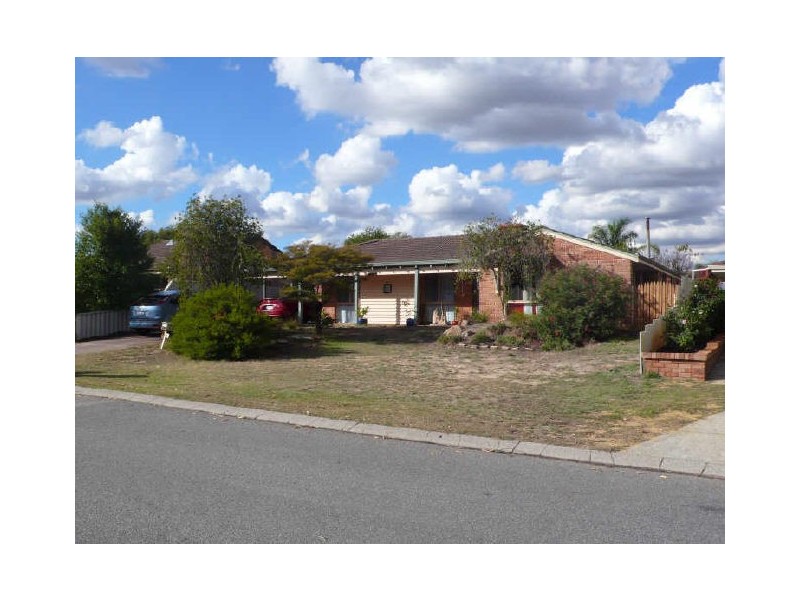 18 Crusader Drive, Thornlie WA 6108