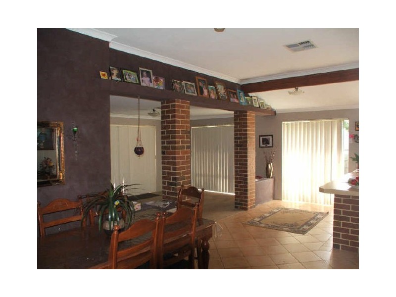 3 Exmouth Place, Thornlie WA 6108