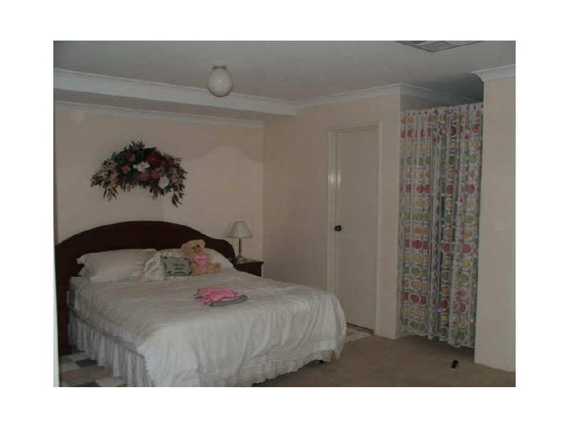 3 Exmouth Place, Thornlie WA 6108