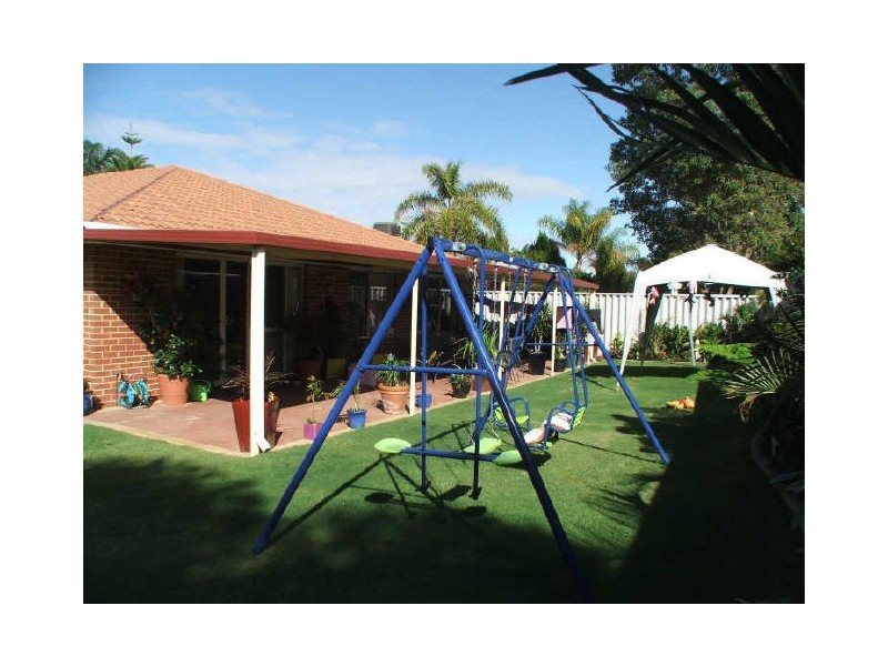 3 Exmouth Place, Thornlie WA 6108