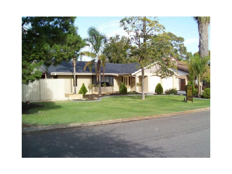 9 Coronet Court, Thornlie WA 6108