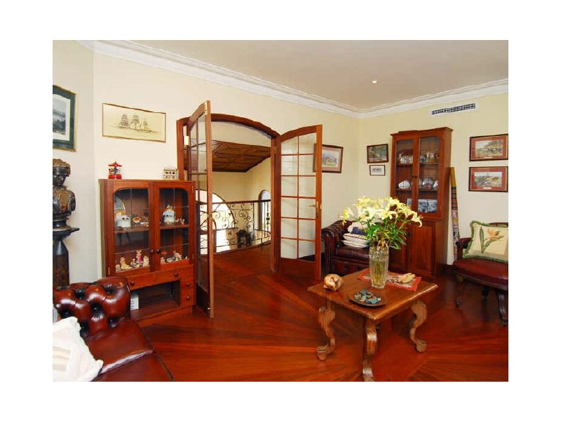 207 Mill Point Road, South Perth WA 6151