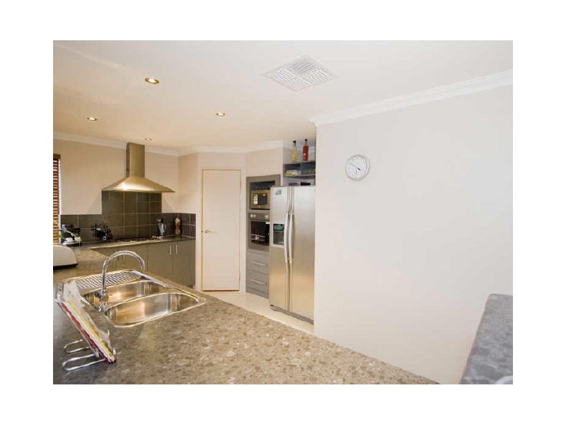 14 Shenstone Road, Southern River WA 6110