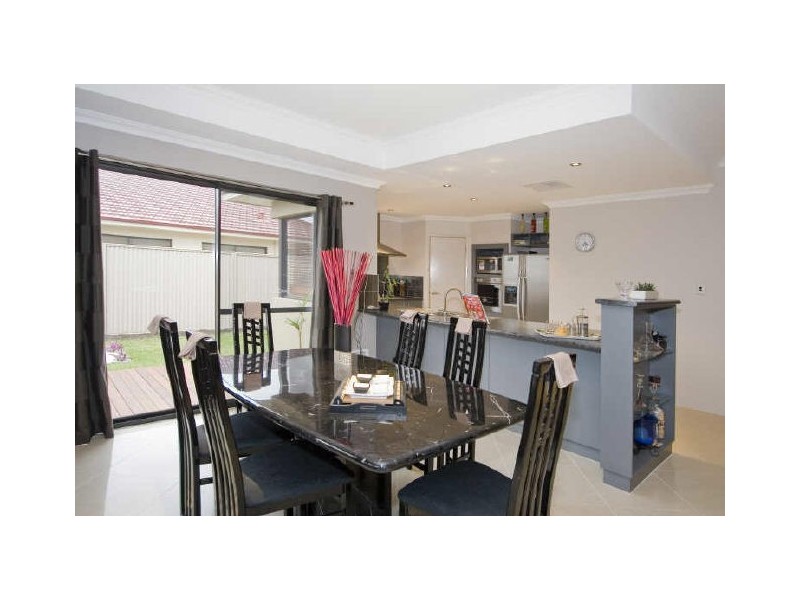 14 Shenstone Road, Southern River WA 6110