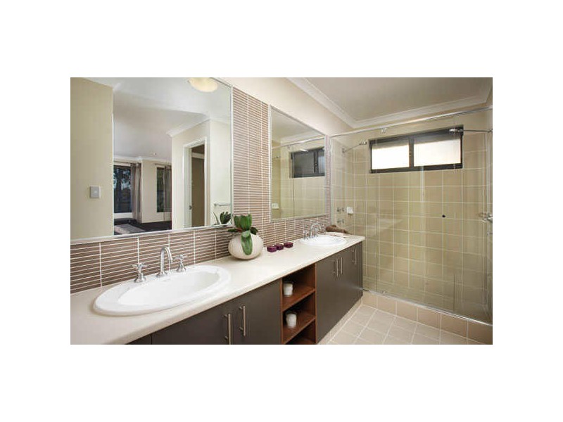 30 Arrowwood Loop, Secret Harbour WA 6173