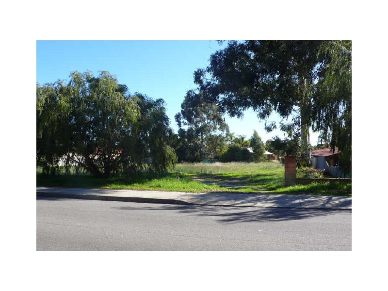 47 Third Avenue, Kelmscott WA 6111