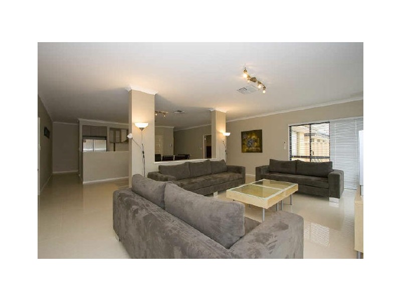 8 Stortford Road, Southern River WA 6110