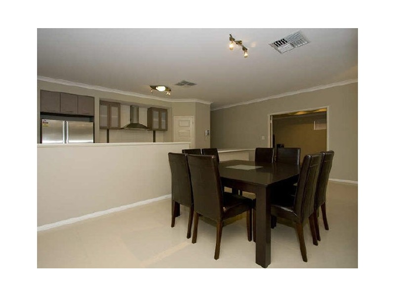 8 Stortford Road, Southern River WA 6110