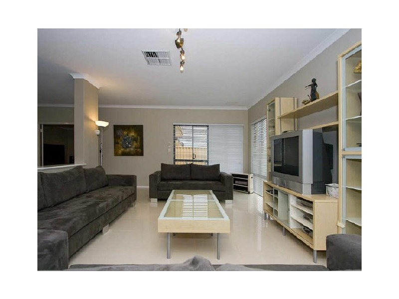 8 Stortford Road, Southern River WA 6110