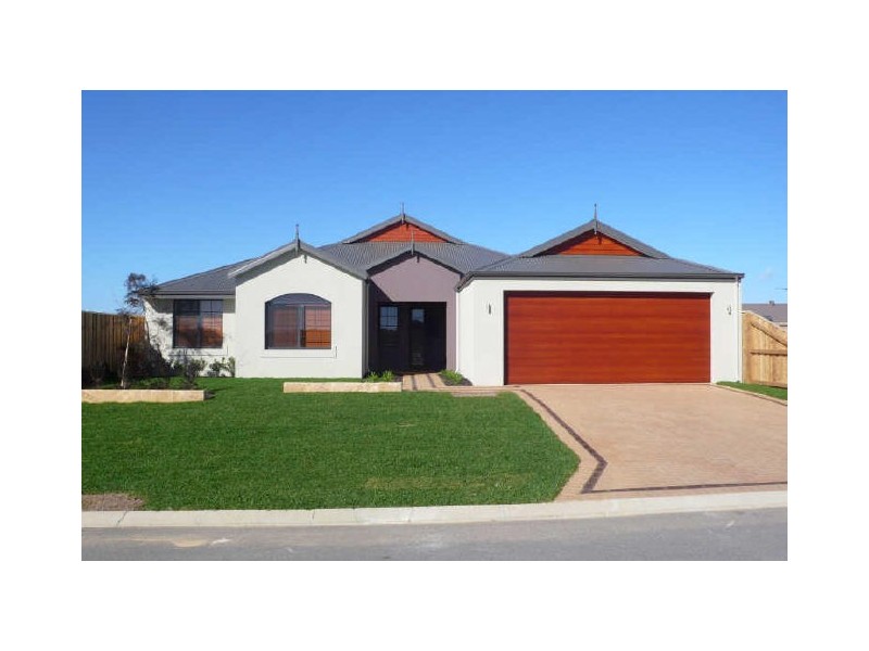 8 Adriana Way, Halls Head WA 6210