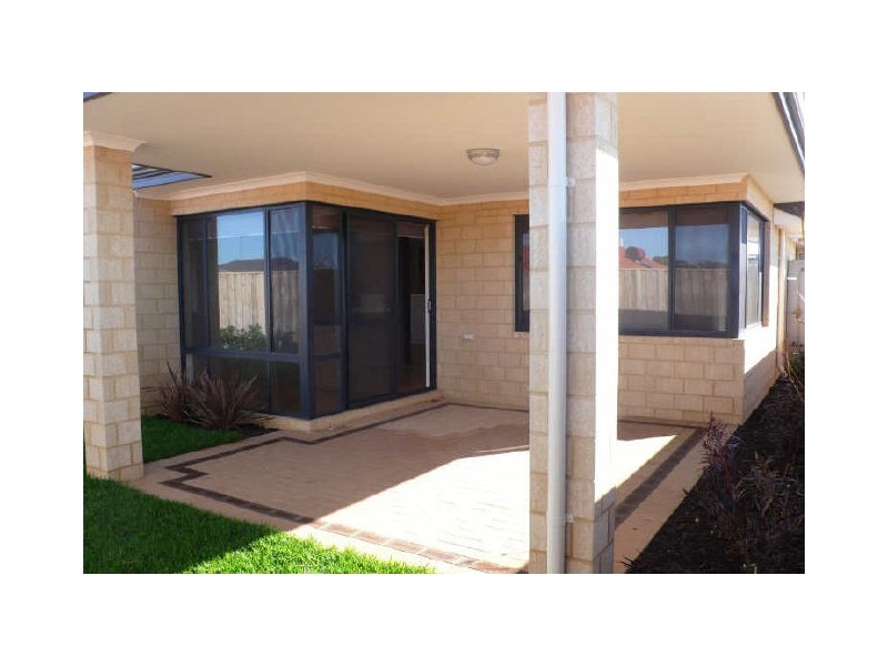 8 Adriana Way, Halls Head WA 6210