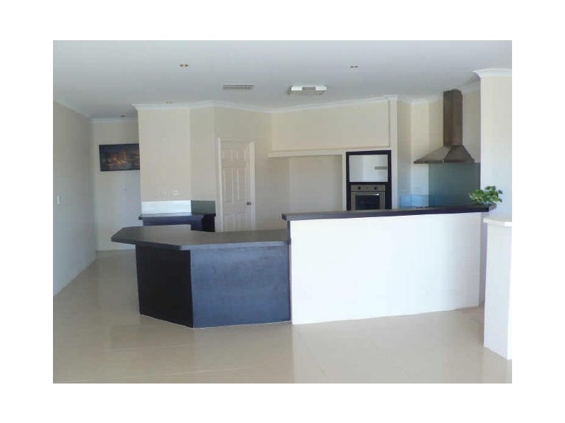 134 Amherst Road, Canning Vale WA 6155