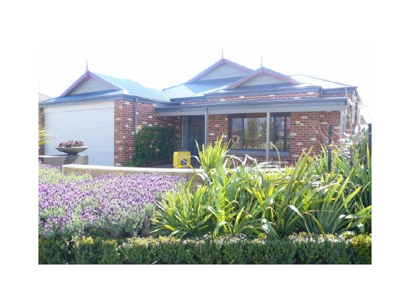 27 Buttercup Parkway, Halls Head WA 6210