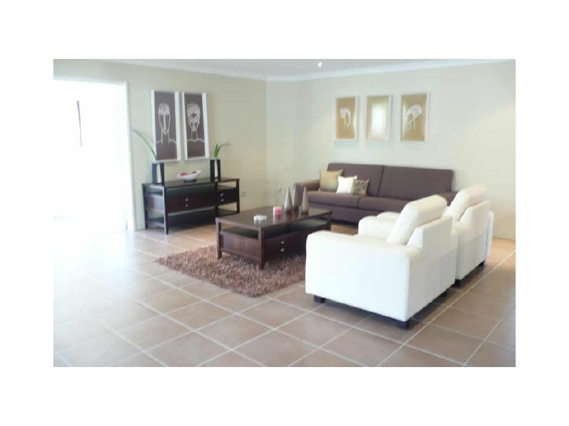 27 Buttercup Parkway, Halls Head WA 6210