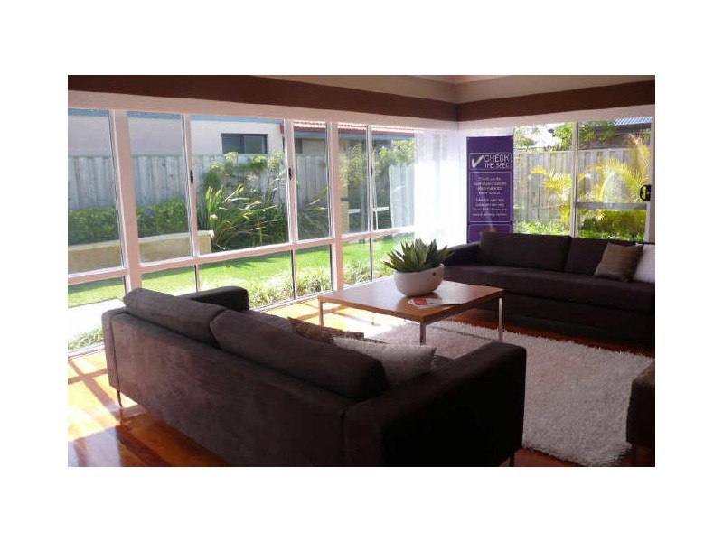 25 Buttercup Parkway, Halls Head WA 6210