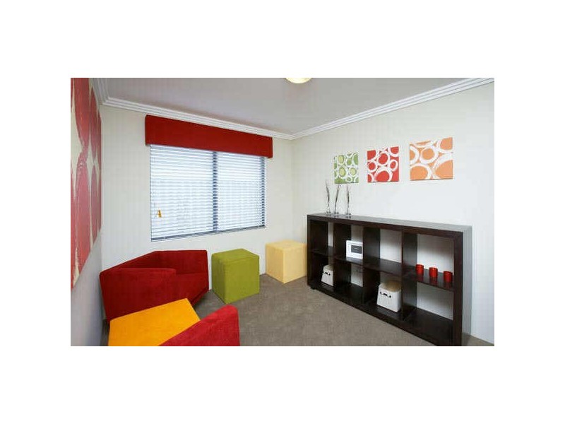 13 Barcoo Bend, Hammond Park WA 6164