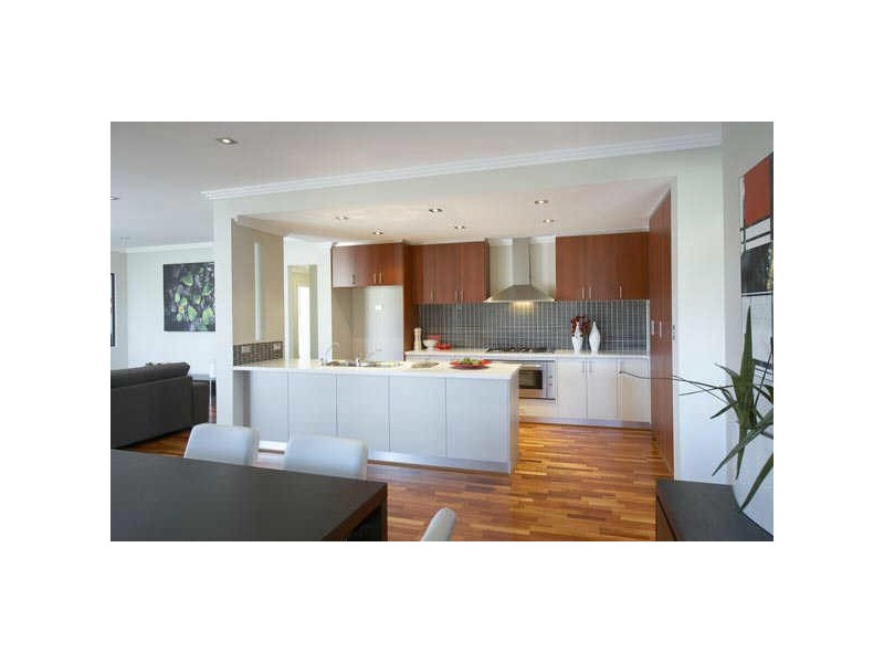 13 Barcoo Bend, Hammond Park WA 6164