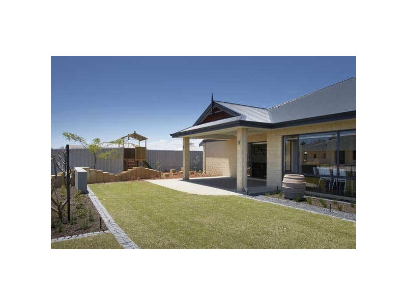 13 Barcoo Bend, Hammond Park WA 6164
