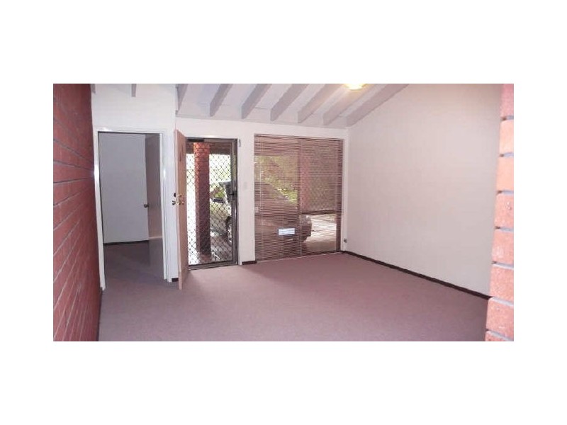 Unit 8/3 Menzies Place, Thornlie WA 6108
