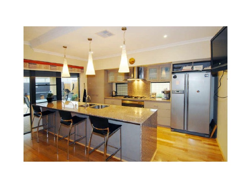 8 Madras Way, Southern River WA 6110